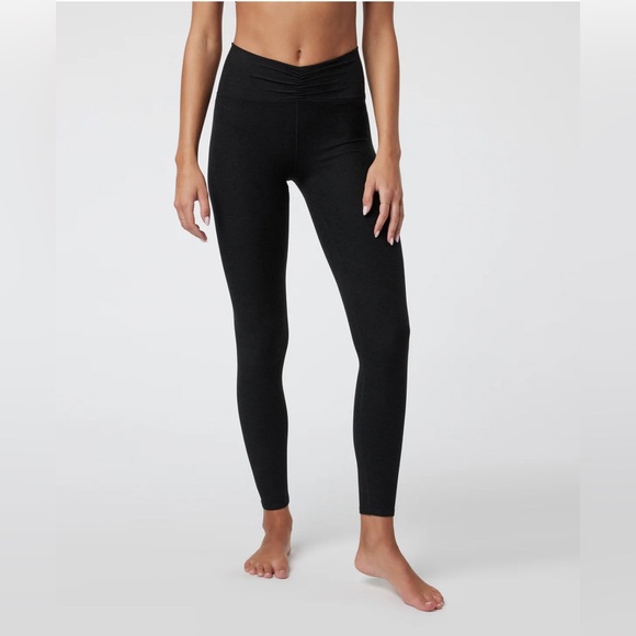 Vuori Elevation Ruched Legging Size Medium - Picture 6 of 7